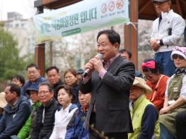 남양주시, 별내동서 주민 중심의 벚꽃축제 열려…지역 화합의 장 마련돼 기사 이미지