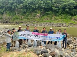포천시, ‘실뱀장어 방류주간’ 맞아 한탄강, 영평천에 1만3천여미 방류 기사 이미지