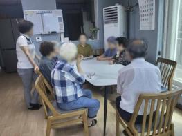남양주시 동부보건소, 어르신 환절기 건강 지킨다… 경로당 찾아 건강관리 교육 운영 기사 이미지